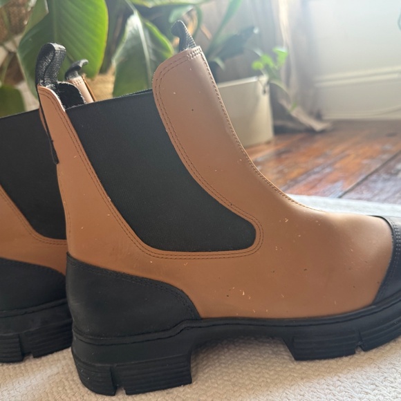 GANNI AW19 RECYCLED RUBBER CHELSEA BOOTS - Picture 5 of 5